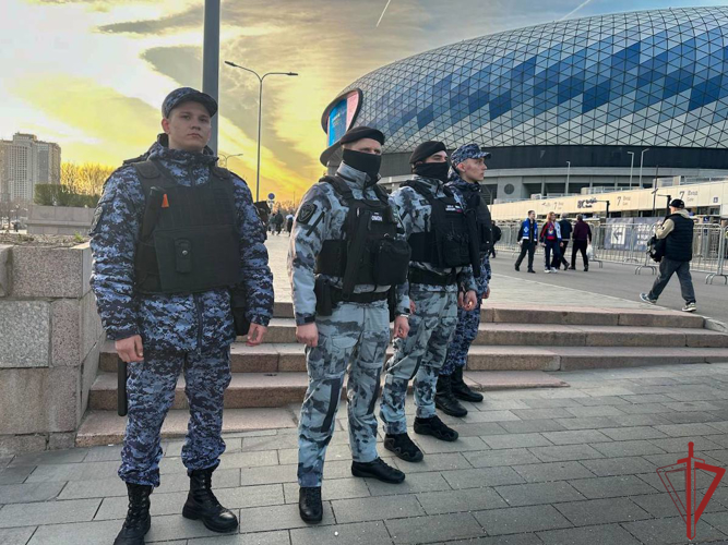 Военнослужащие и сотрудники Росгвардии обеспечили безопасность матча РПЛ в Москве