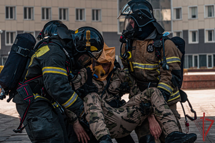 В столичном главке Росгвардии прошли совместные с МЧС пожарно-тактические учения (видео)