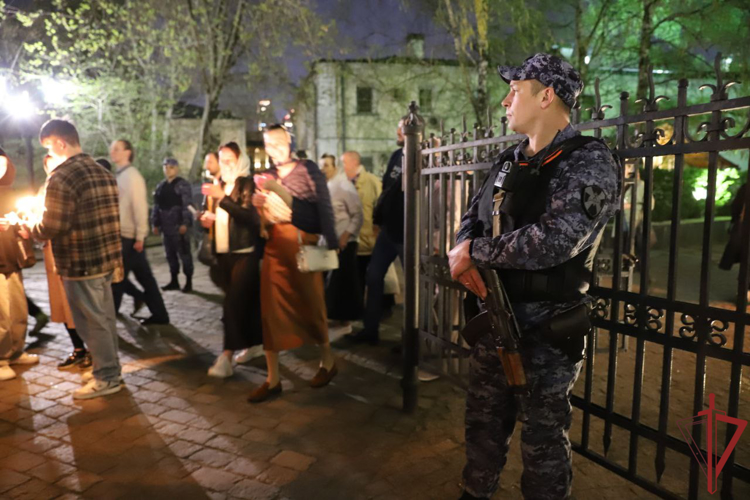 Охрану общественного порядка на мероприятиях, посвящённых Пасхе Христовой обеспечили росгвардейцы в Москве