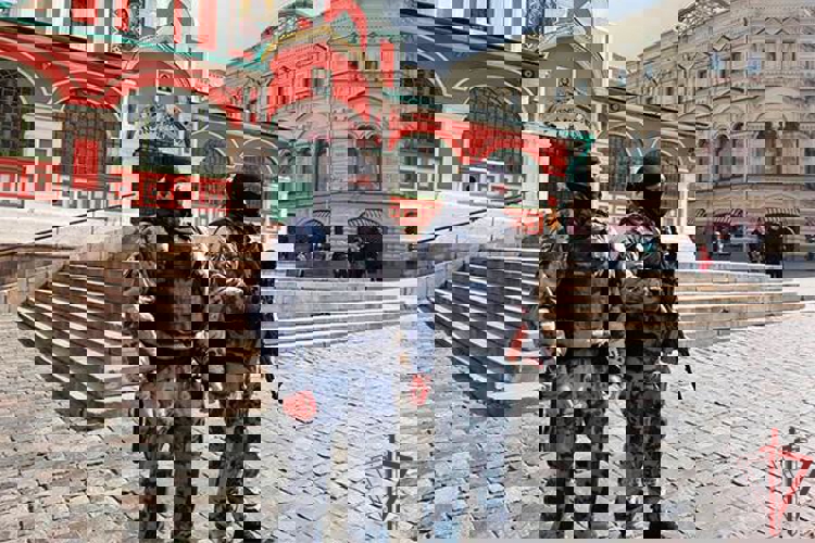 Росгвардия обеспечила безопасность проведения Московского полумарафона и праздника Красная горка в столице