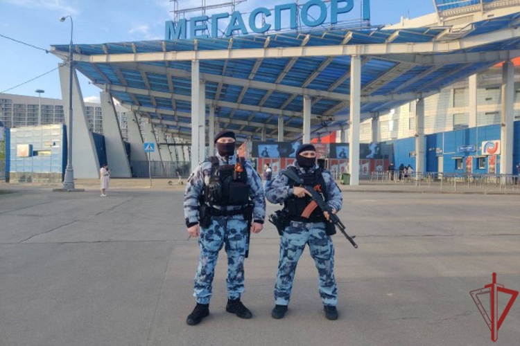 Военнослужащие и сотрудники Росгвардии обеспечили безопасность  баскетбольного матча в Москве