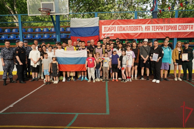 Столичные росгвардейцы провели товарищеский футбольный турнир для детей-сирот