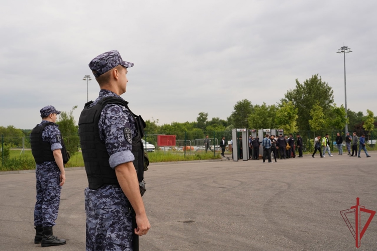 Росгвардия обеспечила безопасность проведения религиозного праздника Курбан-байрам в Москве