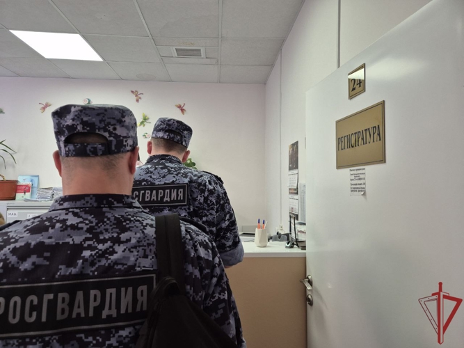 Доноры из Росгвардии продолжают оказывать помощь пациентам столичных медучреждений (видео)