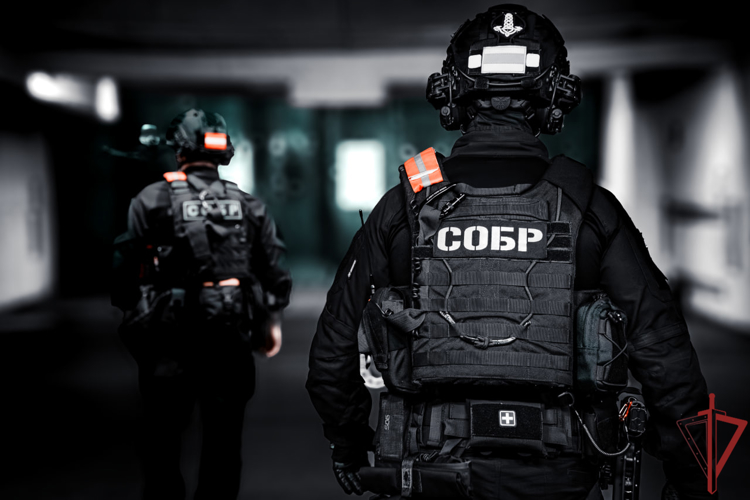 Сотрудники СОБР столичного главка Росгвардии оттачивают мастерство владения оружием на стрельбах
