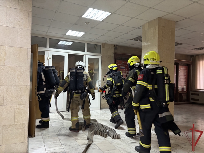 В столице состоялись совместные учения сотрудников Росгвардии и МЧС