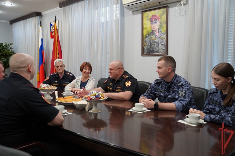 В Управлении вневедомственной охраны Москвы отметили День семьи, любви и верности (видео)