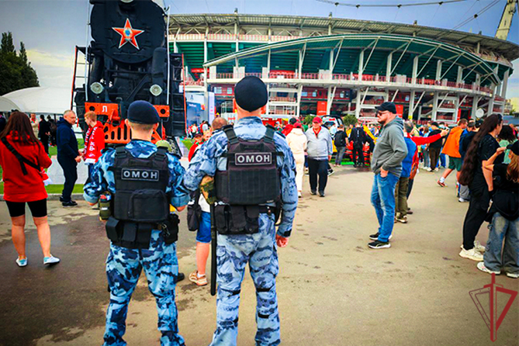 Охрану общественного порядка и безопасность на футбольных матчах в Москве обеспечила Росгвардия