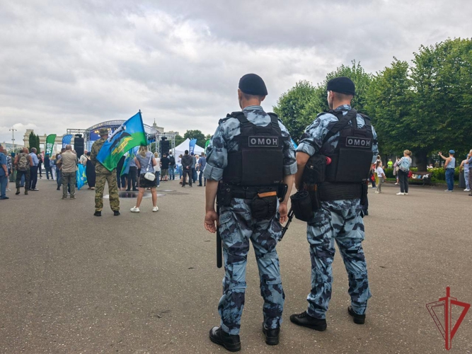 Росгвардия обеспечила безопасность массовых мероприятий в Москве
