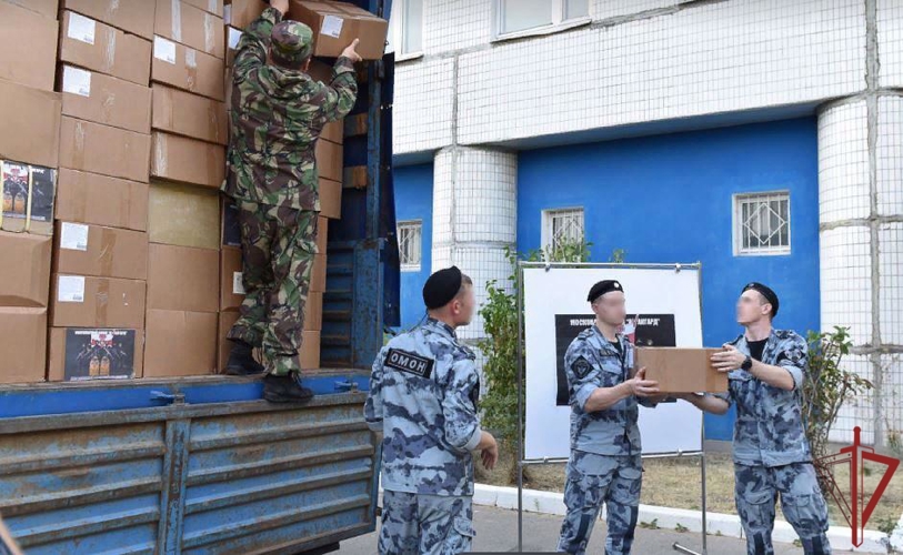 Столичные росгвардейцы регулярно оказывают гуманитарную помощь нуждающимся