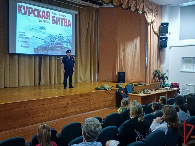 Московские росгвардейцы провели патриотическое мероприятие, посвящённое 82-й годовщине разгрома немецко-фашистских войск в Курской битве