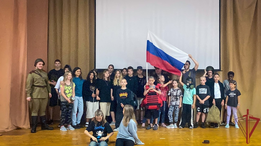 Московские росгвардейцы провели патриотическое мероприятие, посвящённое 82-й годовщине разгрома немецко-фашистских войск в Курской битве