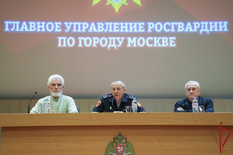 Круглый стол с новоиспеченными сотрудниками Росгвардии состоялся в столичном главке Росгвардии 