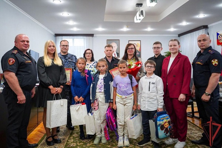 В московском Управлении вневедомственной охраны поздравили детей сотрудников с Днем знаний (видео)