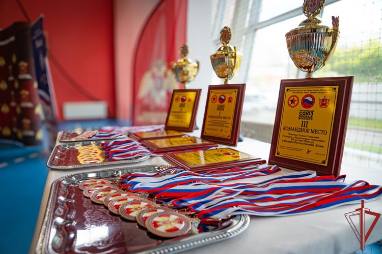 Чемпионат по самбо столичного главка Росгвардии завершился в Москве 