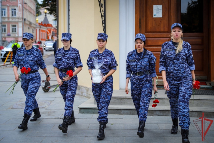 Столичные росгвардейцы почтили память жертв терроризма (видео)
