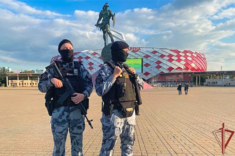 В Москве Росгвардия обеспечила безопасность футбольного матча  