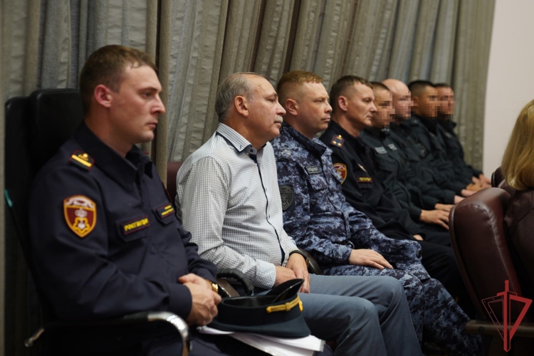 Круглый стол в честь Дня военно-политической работы прошел в столичном главке Росгвардии