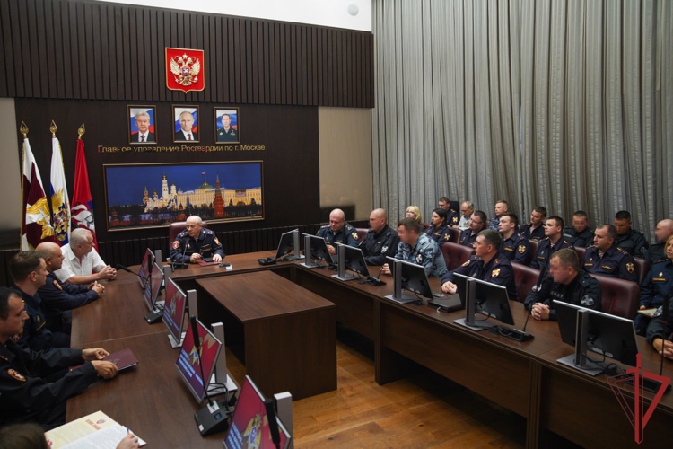 Круглый стол в честь Дня военно-политической работы прошел в столичном главке Росгвардии