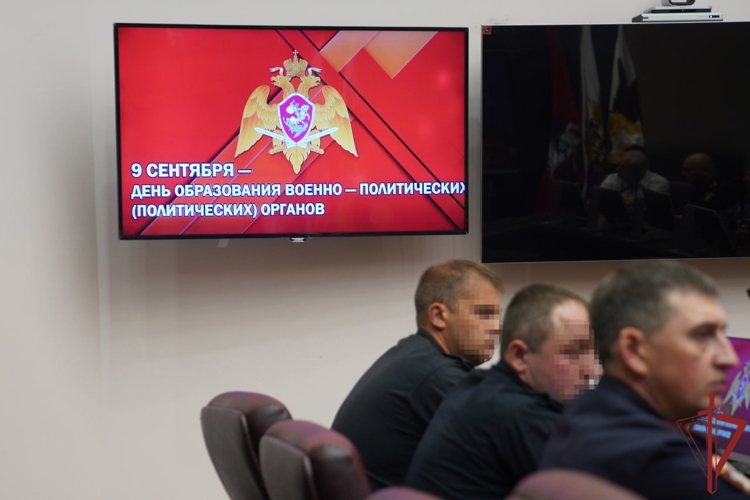 Круглый стол в честь Дня военно-политической работы прошел в столичном главке Росгвардии