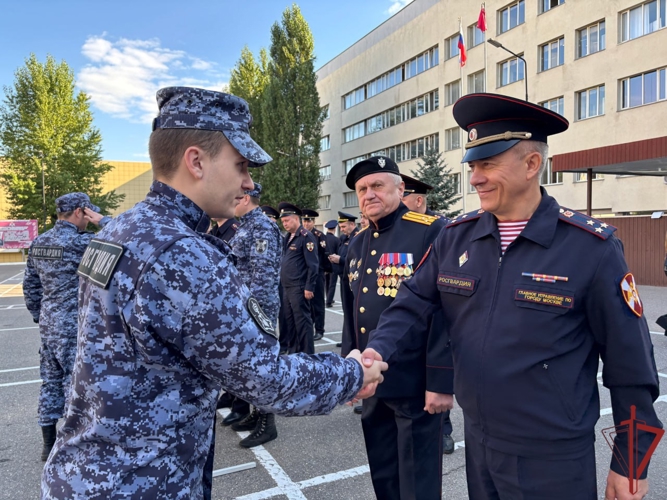 В Центре профессиональной подготовки сотрудников столичного главка Росгвардии прошла торжественная церемония выпуска слушателей, окончивших курс обучения