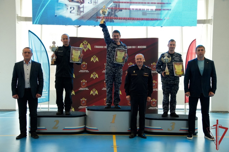 В столичном главке Росгвардии прошел чемпионат по плаванию