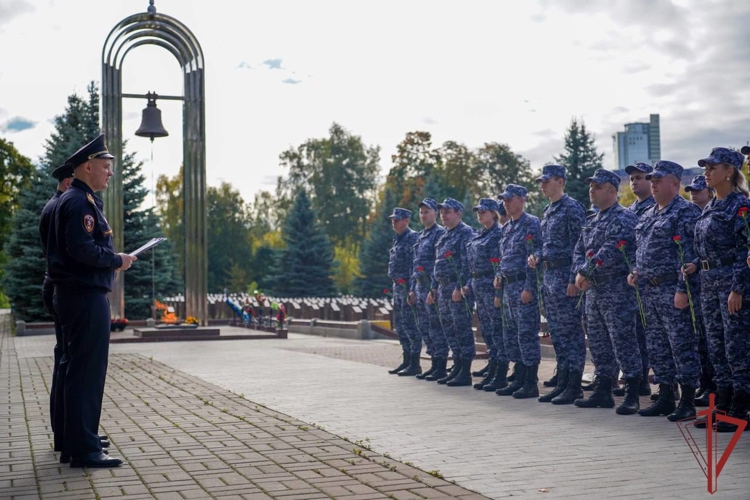 Защищая Москву сегодня, помним подвиг героев вчера: Росгвардейцы почтили память павших в Битве за Москву (видео)