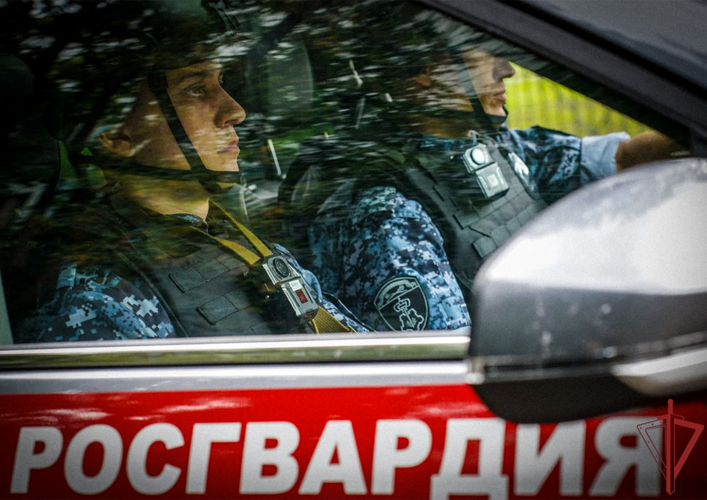 Сотрудники Росгвардии пресекли дебош в ресторане в центре Москвы (видео)