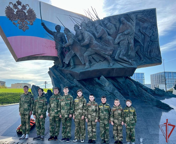 Сотрудники СОБР «Столица» Росгвардии провели экскурсию для воспитанников ВПК «Прорыв» в Музее Победы