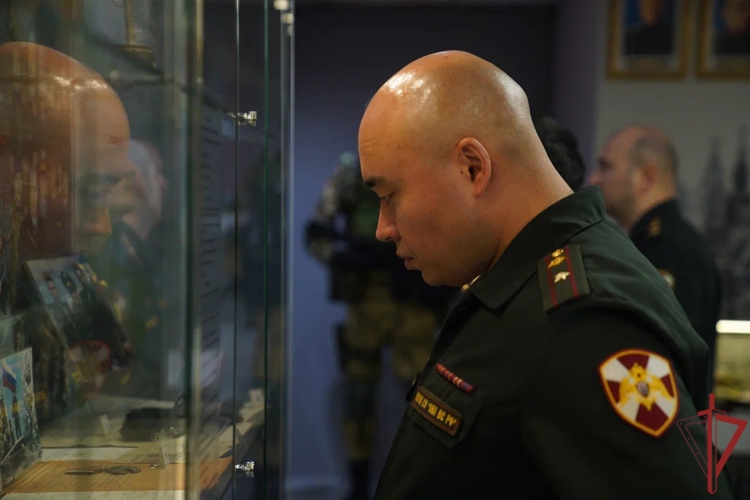 Слушателей общевойсковой академии познакомили с деятельностью столичного главка Росгвардии