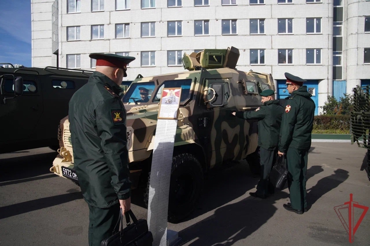 Слушателей общевойсковой академии познакомили с деятельностью столичного главка Росгвардии