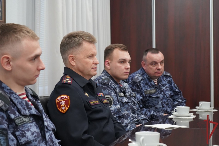В подразделении вневедомственной охраны столичного главка Росгвардии прошла встреча с молодыми сотрудниками службы (видео)