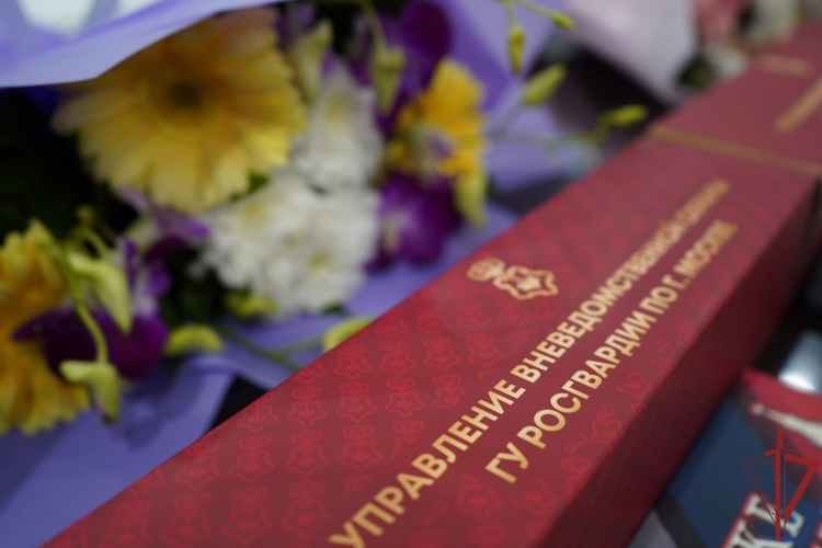 В подразделении вневедомственной охраны столичного главка Росгвардии прошла встреча с молодыми сотрудниками службы (видео)