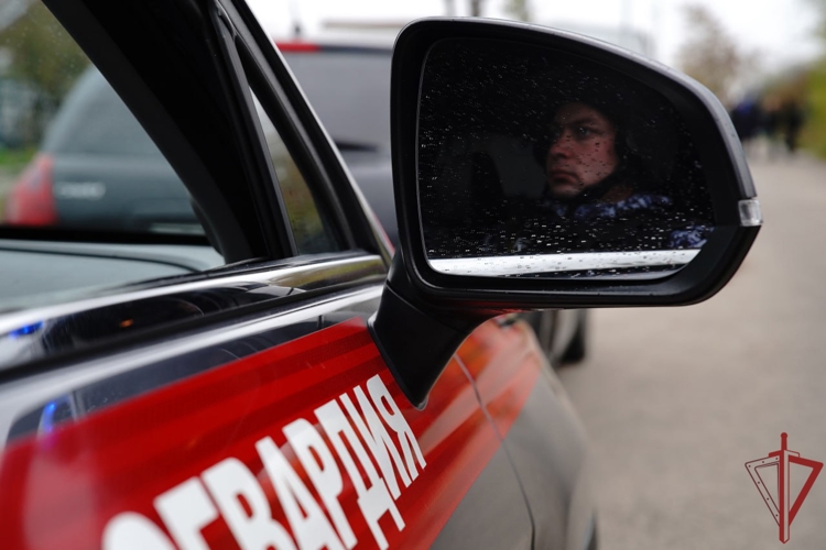 Московские росгвардейцы задержали дебошира в гостинице (видео)