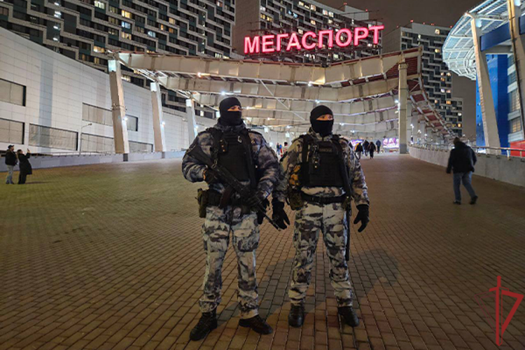 Росгвардейцы обеспечили безопасность хоккейного матча в Москве
