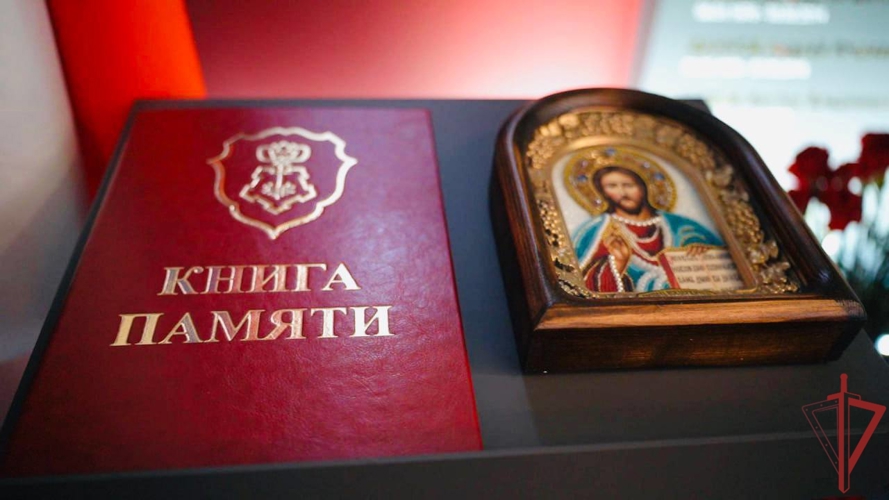 Столичные росгвардейцы почтили память погибших при исполнении служебного долга коллег (видео)