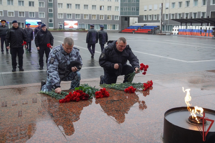 В столичном главке Росгвардии почтили память погибших при исполнении служебного долга (Видео)