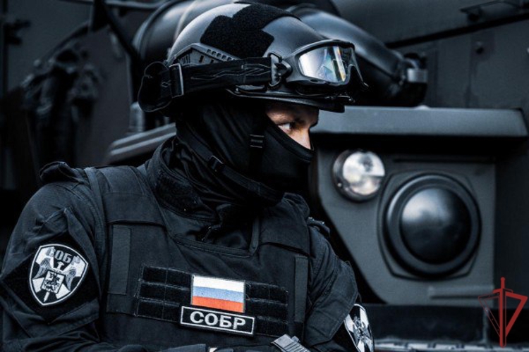 При содействии СОБР Росгвардии в Москве задержаны подозреваемые в мошенничестве (видео)