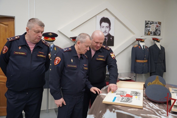 Столичные росгвардейцы провели День открытых дверей в честь Дня призывника