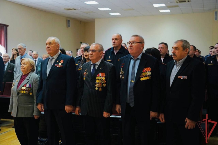 Сотрудники вневедомственной охраны столичного главка Росгвардии отметили День ветеранов войск правопорядка 