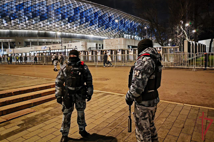 Росгвардия обеспечила безопасность хоккейного матча в Москве 