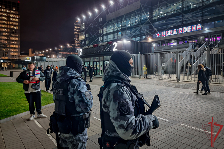 Росгвардия обеспечила безопасность матчей КХЛ и РПЛ в Москве