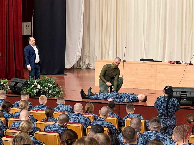 Сотрудник столичного спецподразделения провёл занятие для будущих офицеров ФСИН в Рязани