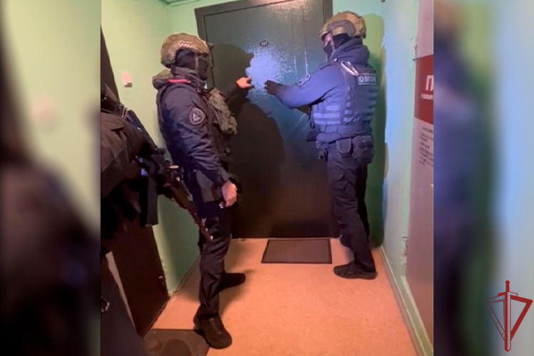 При участии  спецназа Росгвардии задержаны пятеро лжеметрологов за обман москвичей