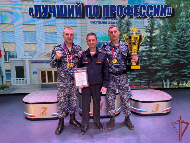 В День кикбоксинга героем рубрики «Знай наших» стал сотрудник вневедомственной охраны старшина полиции Денис Д.