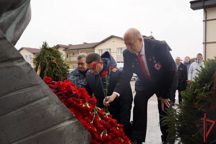 В День воинской славы столичные росгвардейцы посетили места сражений за Москву