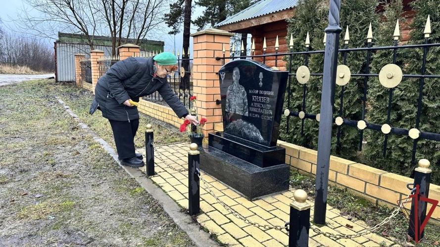 Столичные спецназовцы почтили память погибшего при выполнении служебного долга боевого товарища