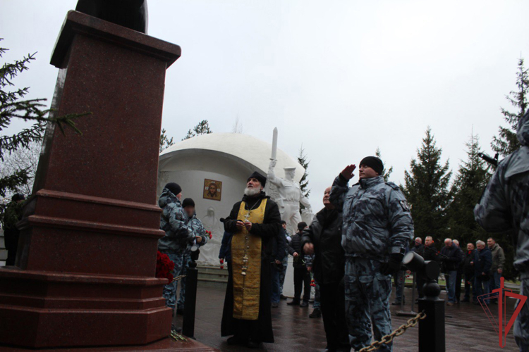 В московском ОМОН «Авангард» почтили память первого командира