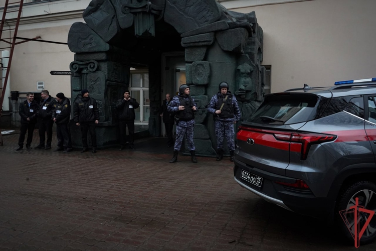 Столичные росгвардейцы приняли участие в межведомственной антитеррористической тренировке (видео)