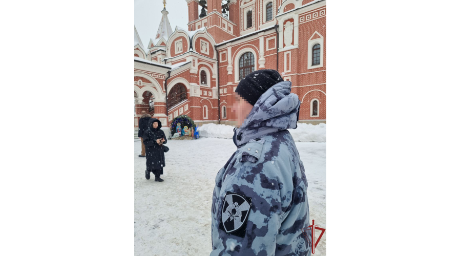 Спецназовцы столичного главка Росгвардии встретили праздник Рождества в храме на северо-западе Москвы